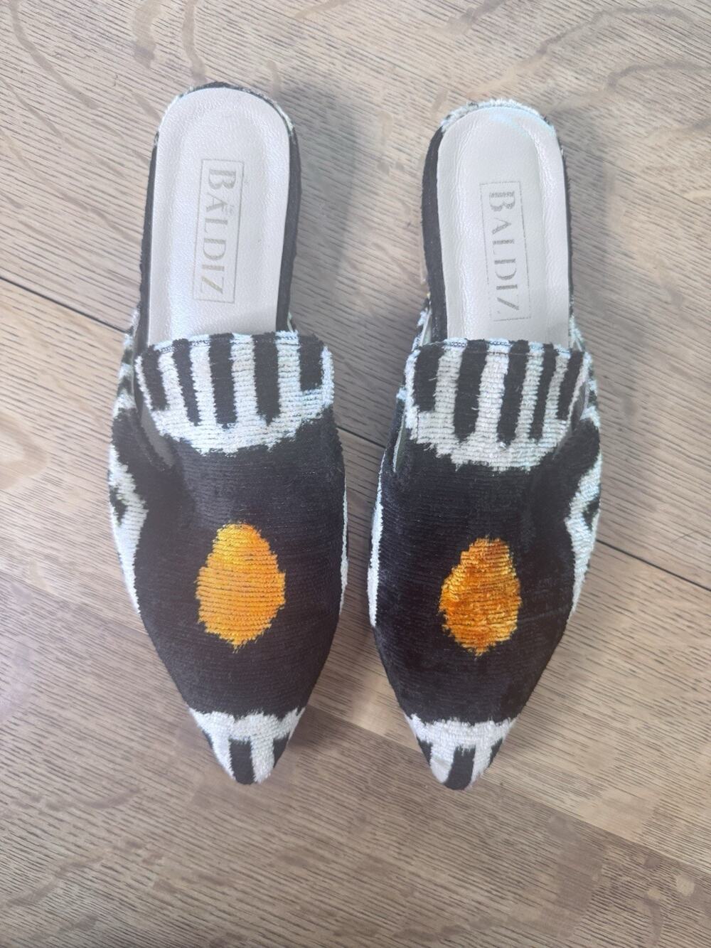 Baldiz Women's Amelia Slides Mules Size 39 Black & White Ikat Fabric W/orange